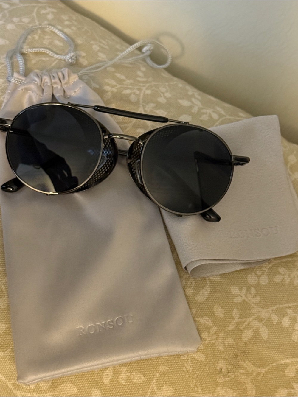 RONSOU Steampunk Googles Black Round Men's Sunglasses Case & Pouch Set